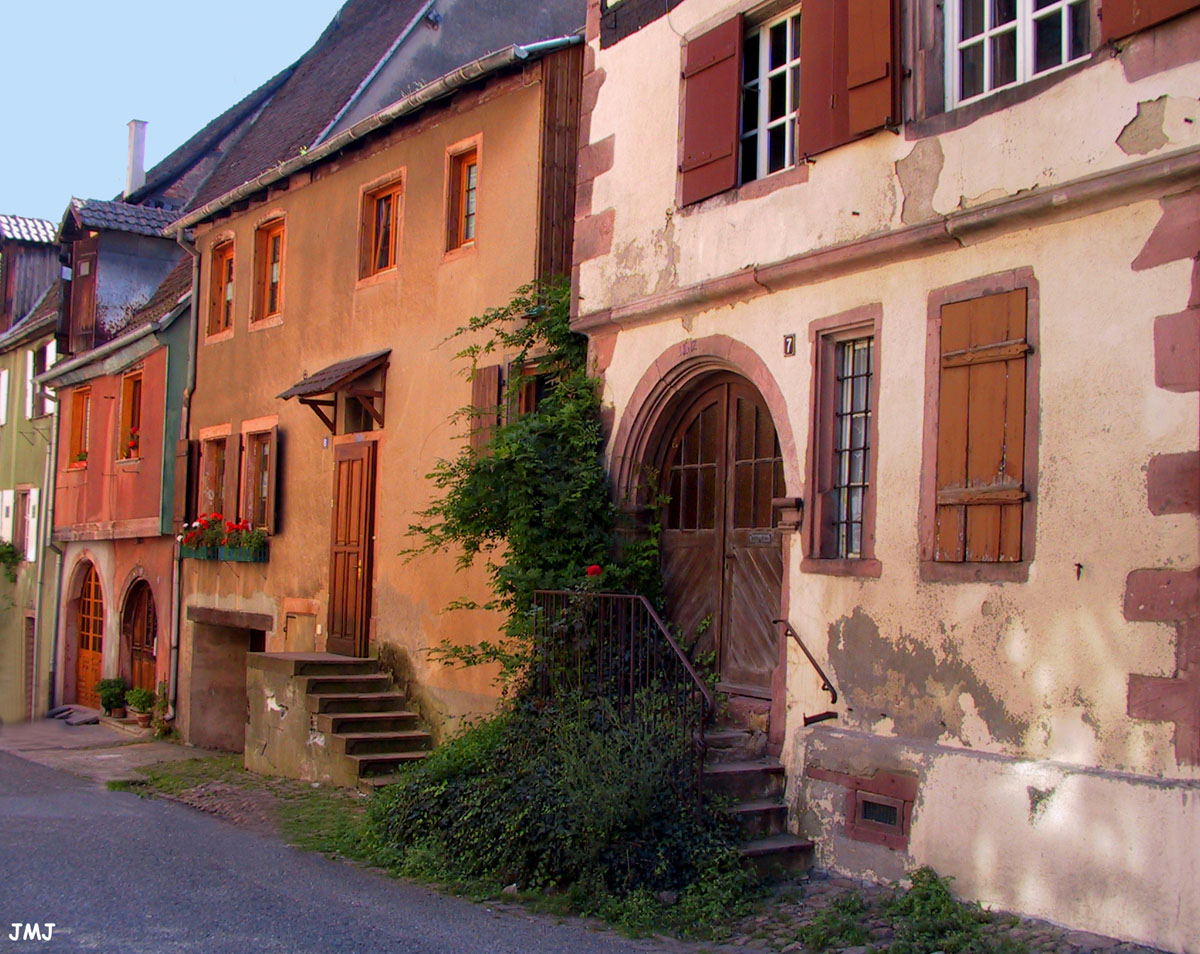 [Colourfull street in Riquewihr/Alsace/France. JMJ.   Canon powershot Pro 90. Digital camera Canon powershot Pro 90]