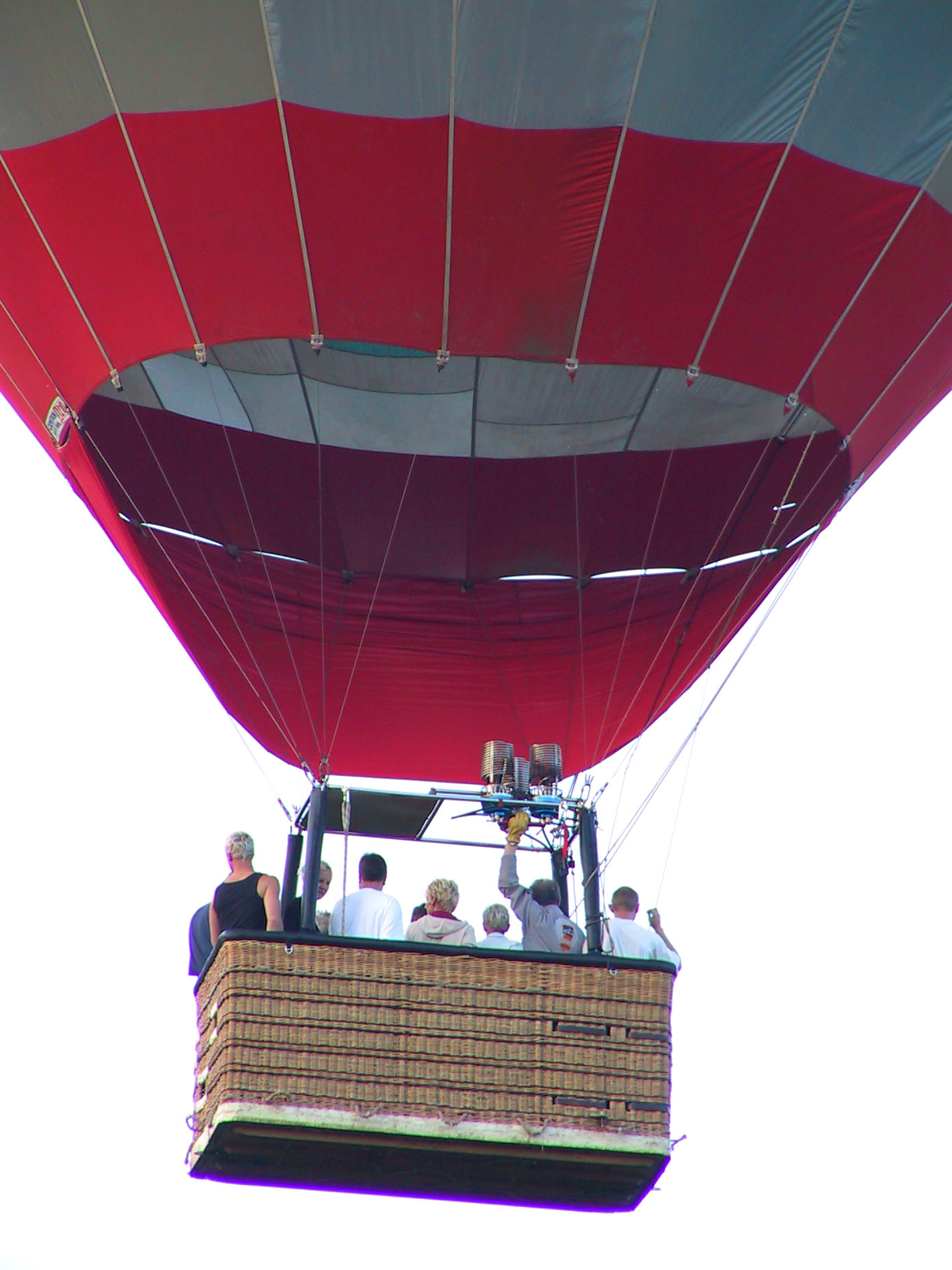 [Balloon ready for landing. JMJ.   Canon powershot Pro 90. Digital camera Canon powershot Pro 90]