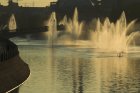 [закатные фонтаны на Москва-реке. Цифровая фотокамера Nikon D70]