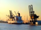 [Sunset over the Antwerp harbour. Цифровая фотокамера Canon powershot Pro 90]